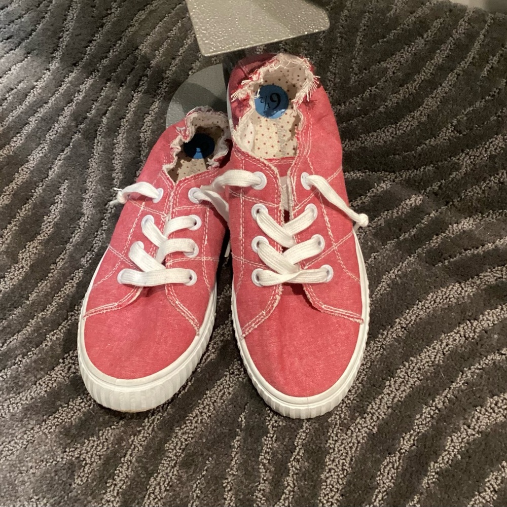 Tommy Bahama washed red  Canvas Casual Lace-Up Sneakers